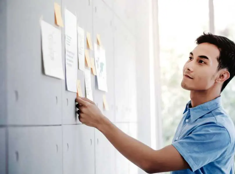 Decoding Job Descriptions vs Job Postings: What Sets Them Apart?