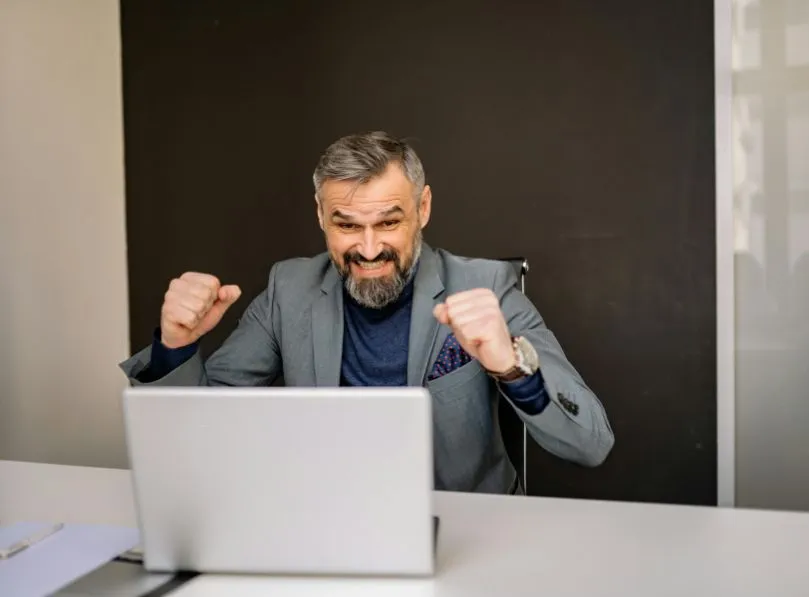 A Definitive Guide to Balancing Financial and Non-Financial Rewards