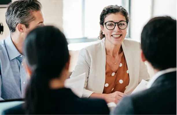 Peer-to-peer company comparison dashboard with customizable groups and real-time alerts